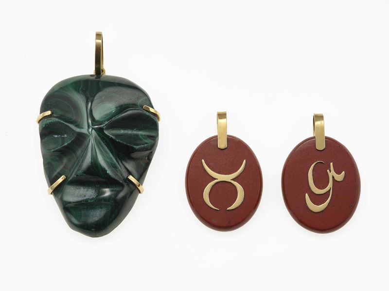 Three gold pendents  - Auction Jewels - Cambi Casa d'Aste