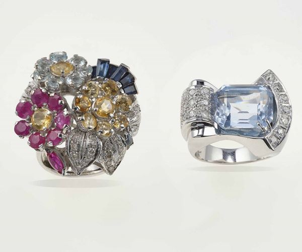Lotto composto da due anelli con diamanti, corindoni multicolor e spinello sintetico