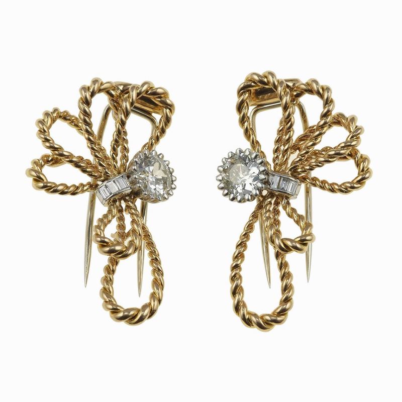 Old-cut diamond, gold and platinum clips. Signed Faraone. Fitted case  - Auction Fine Jewels - Cambi Casa d'Aste