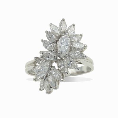 Anello con Diamanti Taglio Navetta per Ct 2.70 Circa