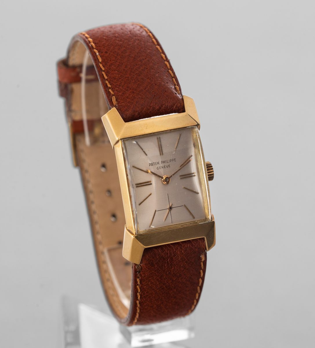 Patek Philippe - Raro Orologio di Forma Ref 2553 in Oro Giallo 18k Solo Tempo con Secondi al Sei,...