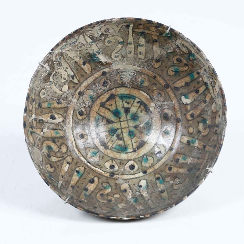 Coppa Persia (Iran), Sultanabad, XIV secolo  - Auction Majolica and Porcelain - Cambi Casa d'Aste