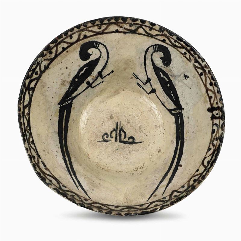 Grande coppa Persia (Iran), Nishapur, X-XI secolo (?)  - Asta Maioliche e Porcellane - Cambi Casa d'Aste