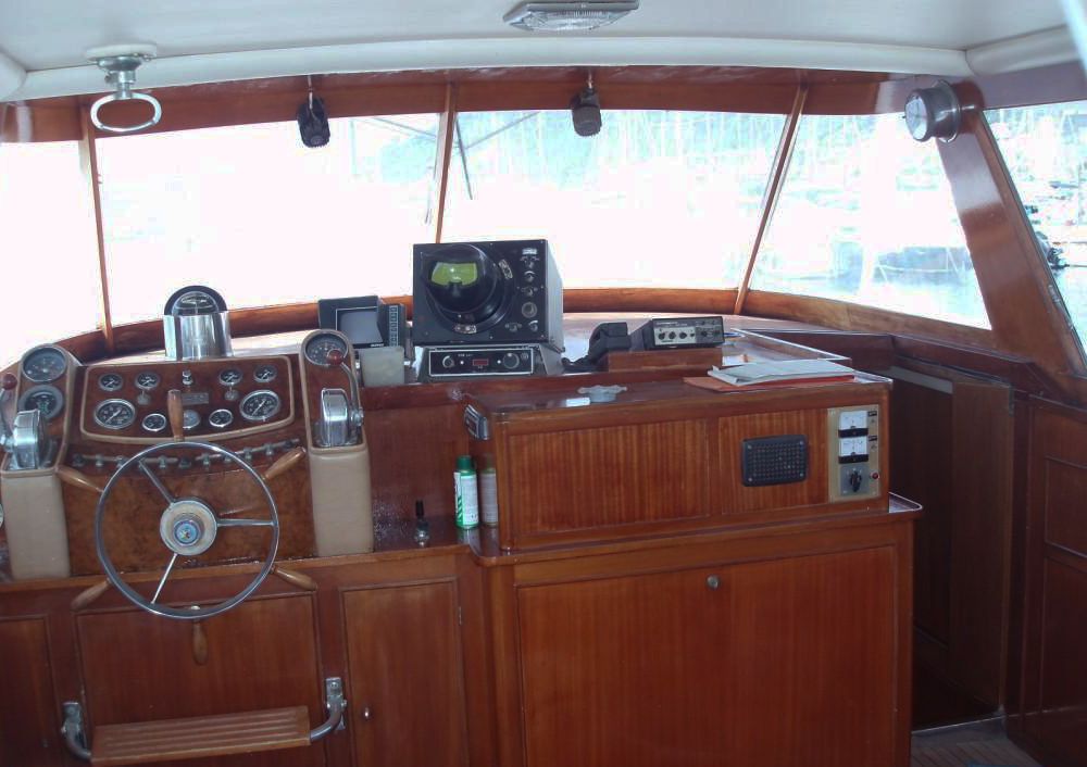 Super Saturnobuilder: Cantieri di Pisa