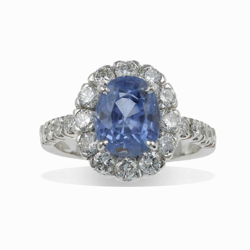 Anello con zaffiro Sri Lanka di ct 4.40 e diamanti  - Asta Fine Jewels - Cambi Casa d'Aste