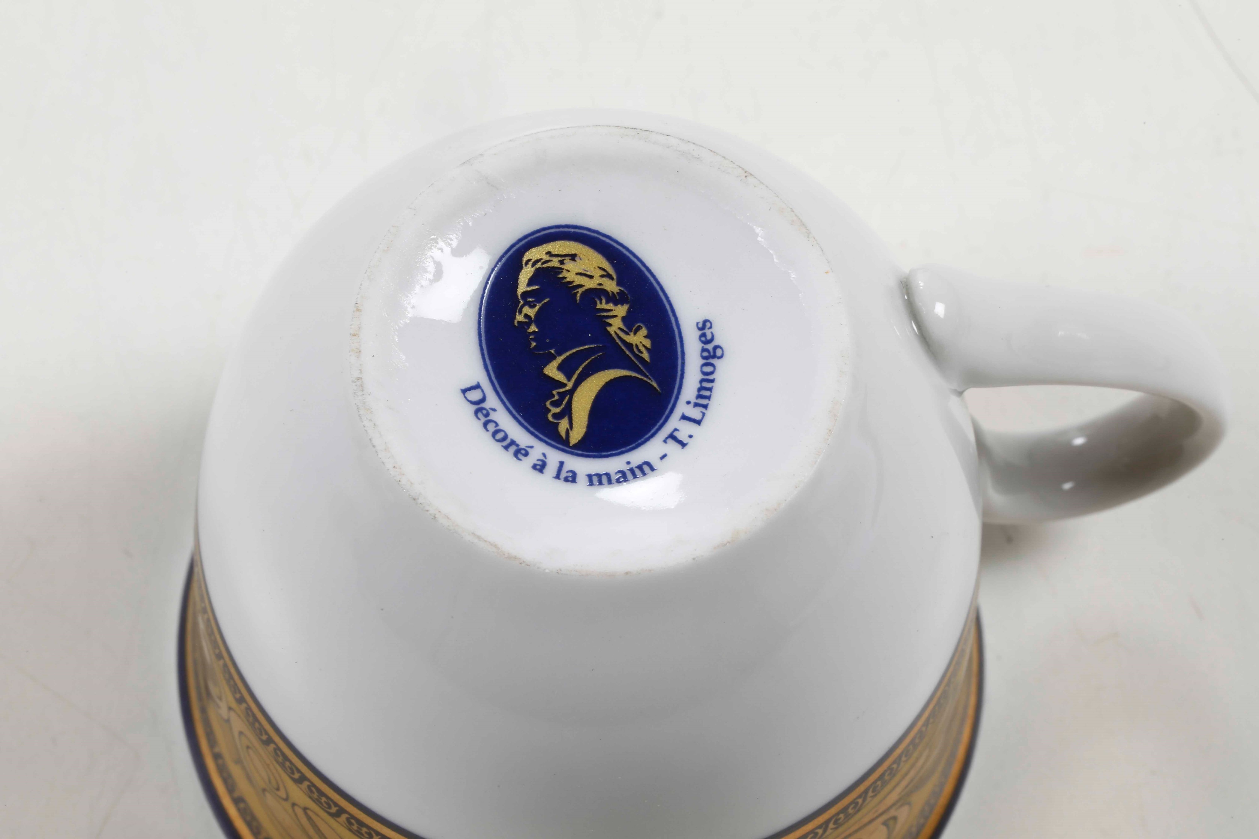 Dodici Tazze da Caffè con Piattino.francia, Limoges, XX Secolo.