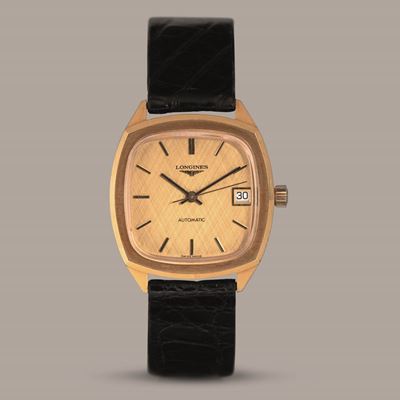 Longines - Carrè in Oro Giallo 18k, Quadrante Champagne Texture con Indici Applicati e Datario, M...