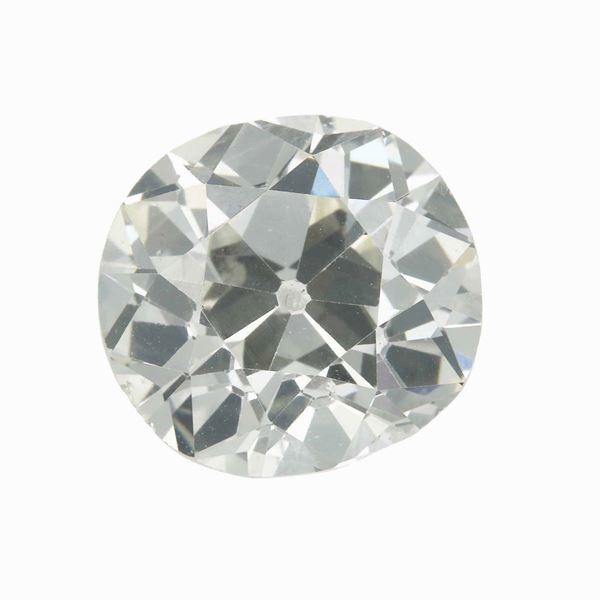 Diamante taglio cuscino vecchio di ct 6.80, colore O-P, caratteristiche interne VS2, fluorescenza none
