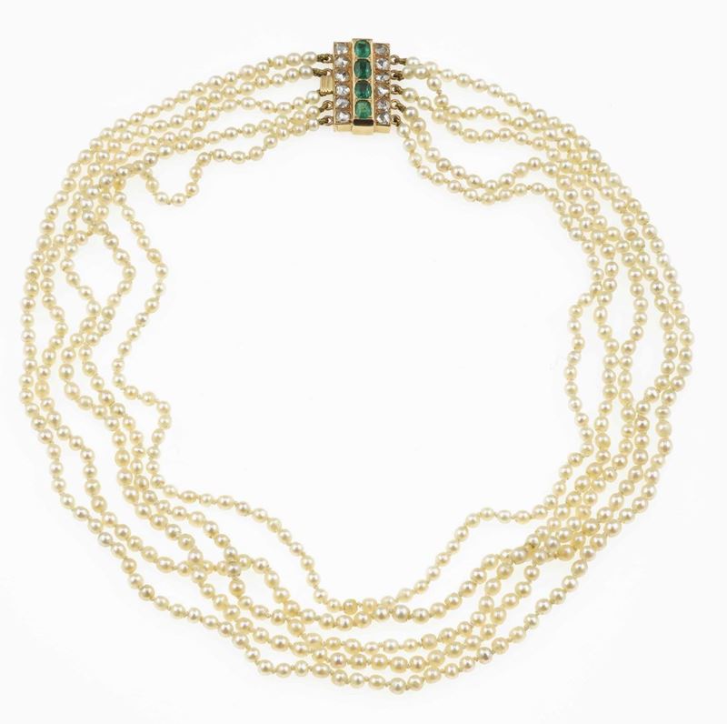 Pearl necklace with gold, diamond and emerald clasp  - Auction Fine Jewels - Cambi Casa d'Aste