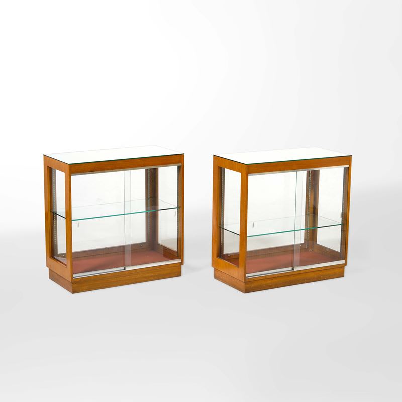 Due mobili contenitori vetrina  - Auction Design - Cambi Casa d'Aste