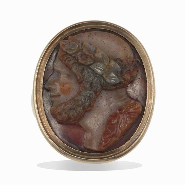 Anello con cammeo, gemma doppio strato, raffigurante un imperatore con barba e corona d'alloro