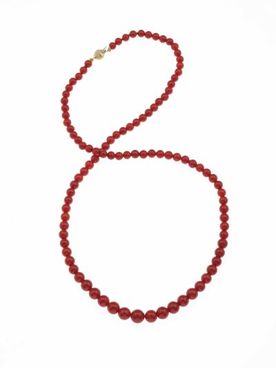 Collana in corallo rosso con fermaglio in oro giallo 750/1000