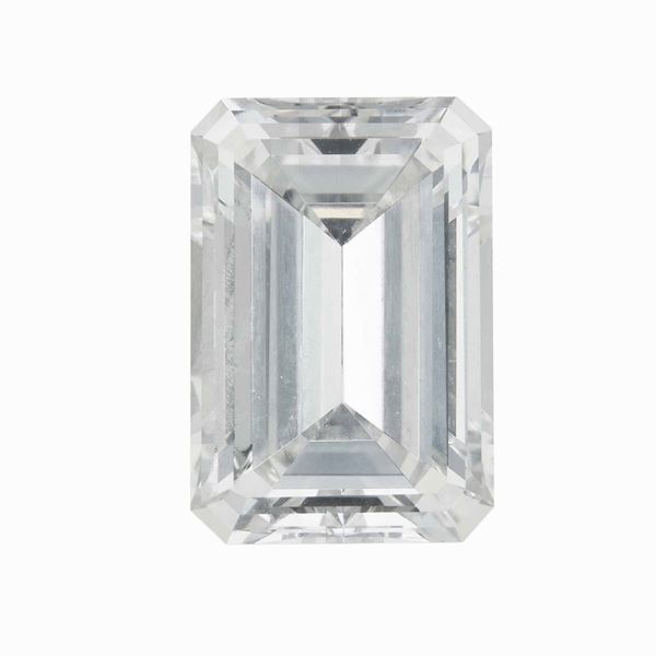 Emerald cut diamond weighing 4.06 carats. Gemmological Report R.A.G. Torino n. DR22009