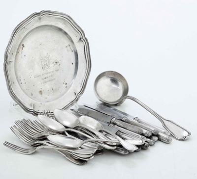 Insieme di Posate e Piatto in Argento. Argenteria Italiana del XX Secolo, Argentiere Cesa, Alessa...
