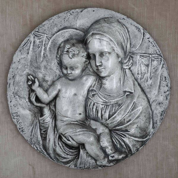 Rilievo raffigurante Madonna con bambino firmato Falcone in metallo argentato