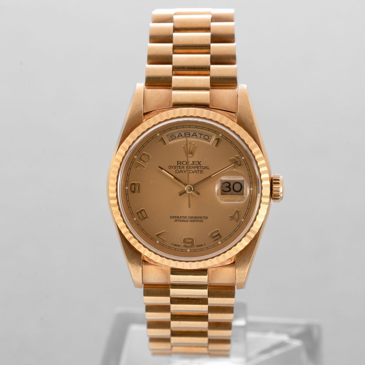 Rolex - Daydate Ref 18238 in Oro Giallo 18k, Quadrante Champagne con Numeri Arabi Applicati, Indi...