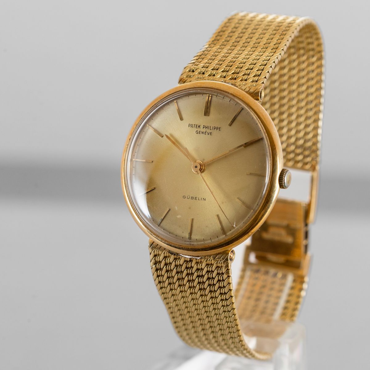 Patek Philippe - Calatrava in Oro Giallo 18k Braccialato, Quadrante Dorato Personalizzato per "gu...