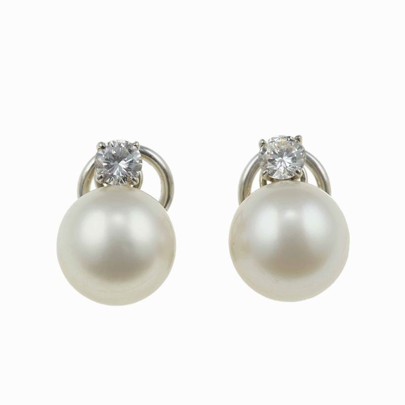 Orecchini con perle coltivate e diamante taglio brillante  - Asta Fine Jewels - Cambi Casa d'Aste