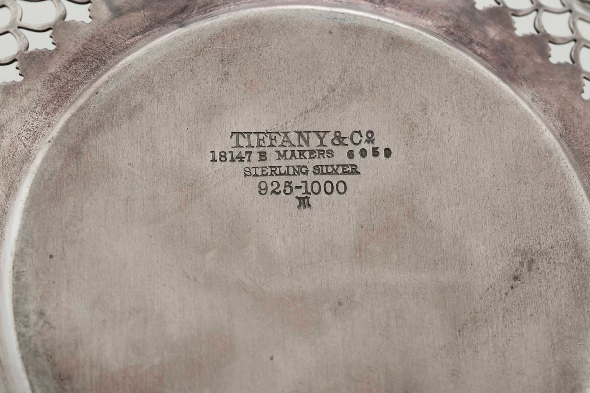 Due Ciotole e un Cestino. Argento Sterling Fuso, Sagomato e Traforato. Tiffany, Usa Inizi XX Seco...