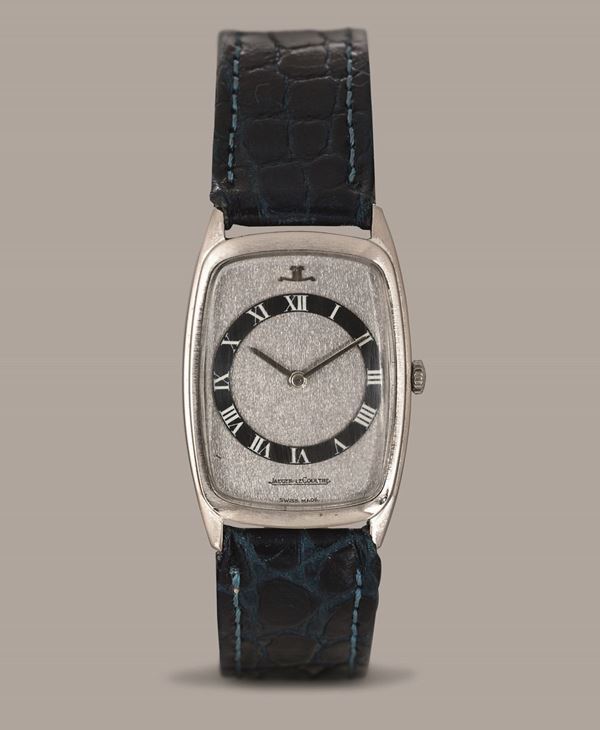 JAEGER LECOULTRE - Dress watch in oro bianco 18k, quadrante Argentè con pista ore e minuti blu, numeri Romani, carica manuale