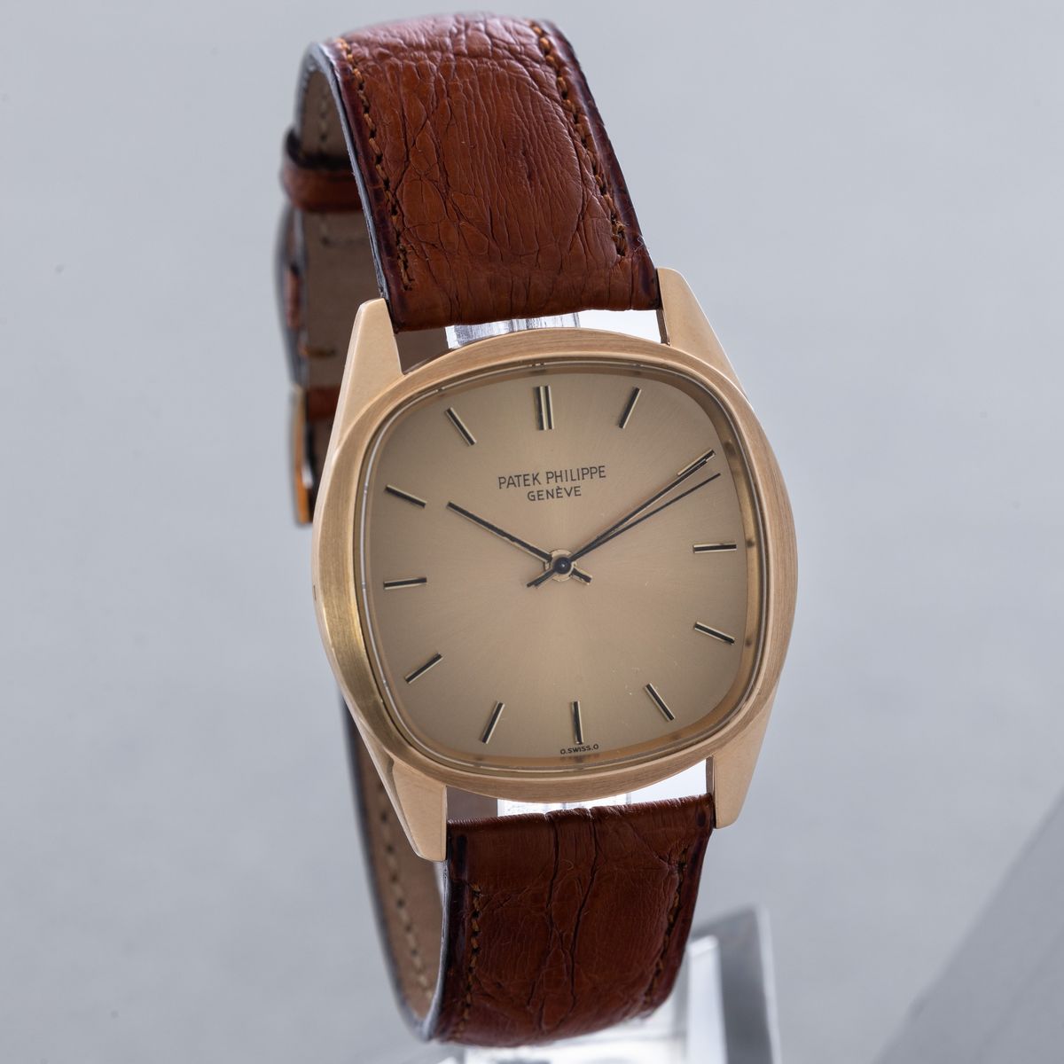 Patek Philippe - Ellipse Ref. 3585, Automatico, Oro Giallo 18k, Quadrante Champagne con Indici Ap...