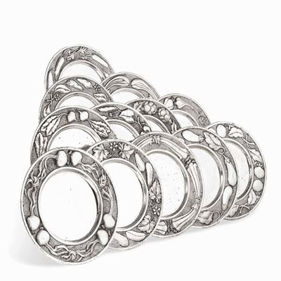 Dodici Sottopiatti in Argento Martellato Serie "verdure". Argenteria Artistica Fiorentina del XX ...