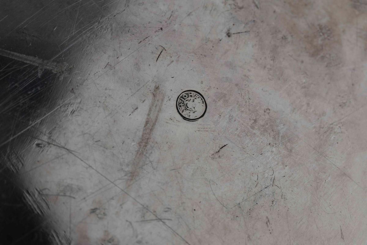 Dodici Sottopiatti in Argento Martellato Serie "verdure". Argenteria Artistica Fiorentina del XX ...