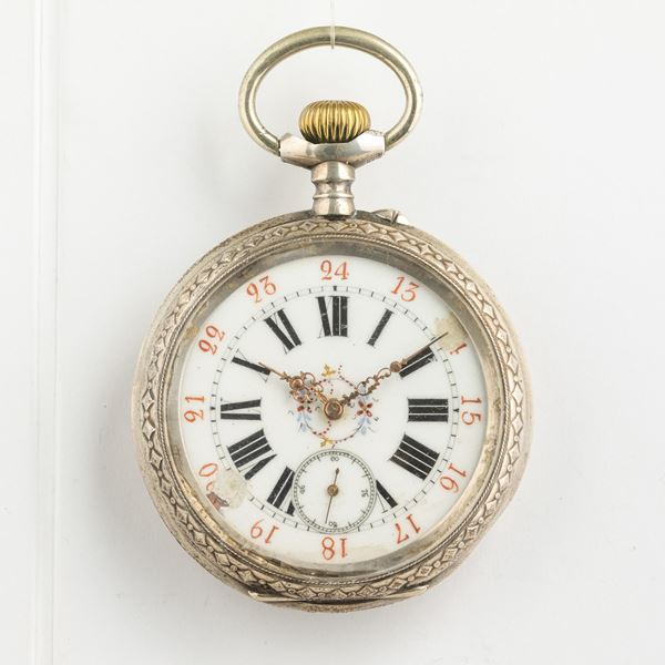 Orologio da tasca in argento a remontoir di grandi dimensioni, 64mm diametro, scappamento ad ancora, quadrante in smalto bianco, filature.