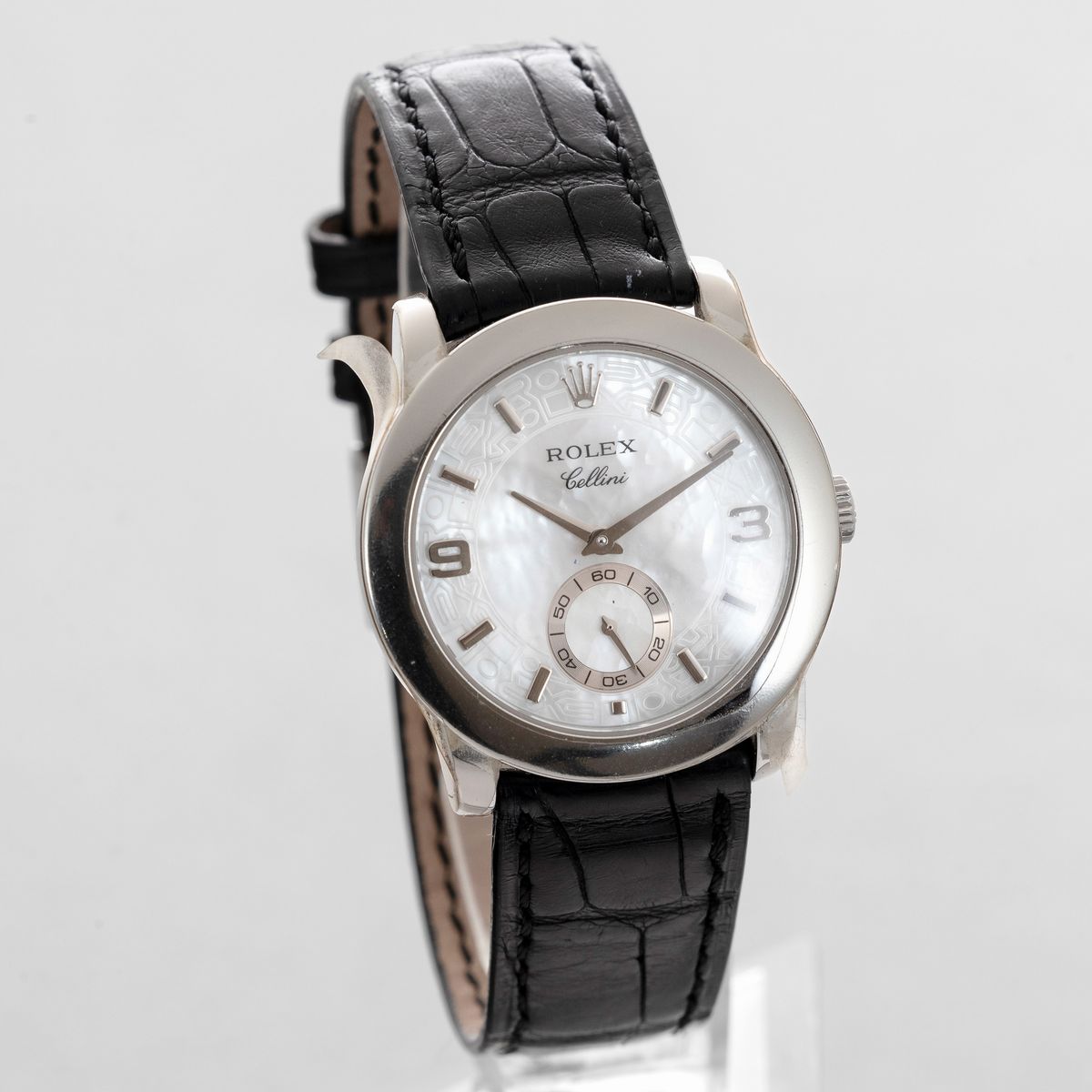 Rolex - Cellini Ref 5240 "nos", in Platino con Quadrante in Madreperla, Numeri Arabi e Secondi al...