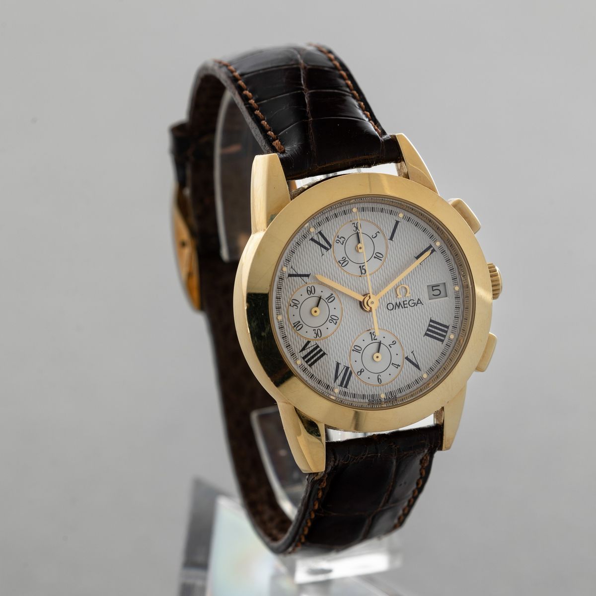 Omega - Louis Brandt Cronografo Tre Contatori Verticali con Datario, Cassa in Oro Giallo 18k, Qua...