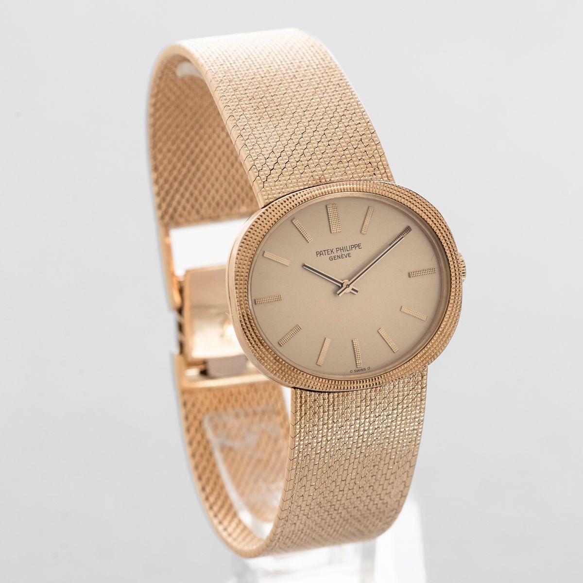 Patek Philippe - Ellipse in Oro Giallo 18k con Bracciale Integrato, Quadrante Champagne con Indic...