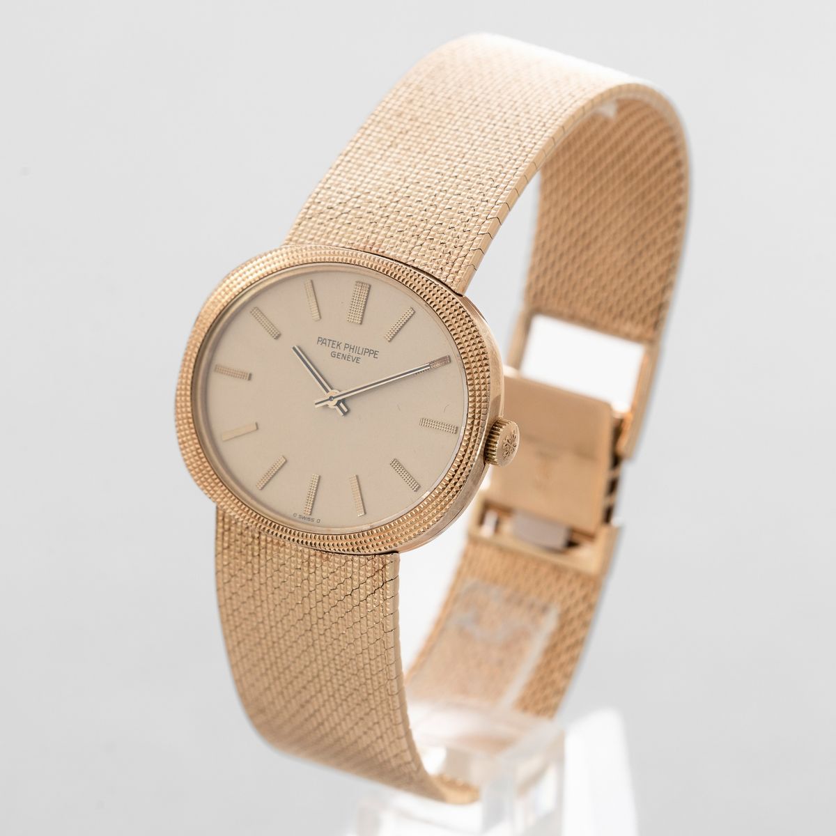 Patek Philippe - Ellipse in Oro Giallo 18k con Bracciale Integrato, Quadrante Champagne con Indic...