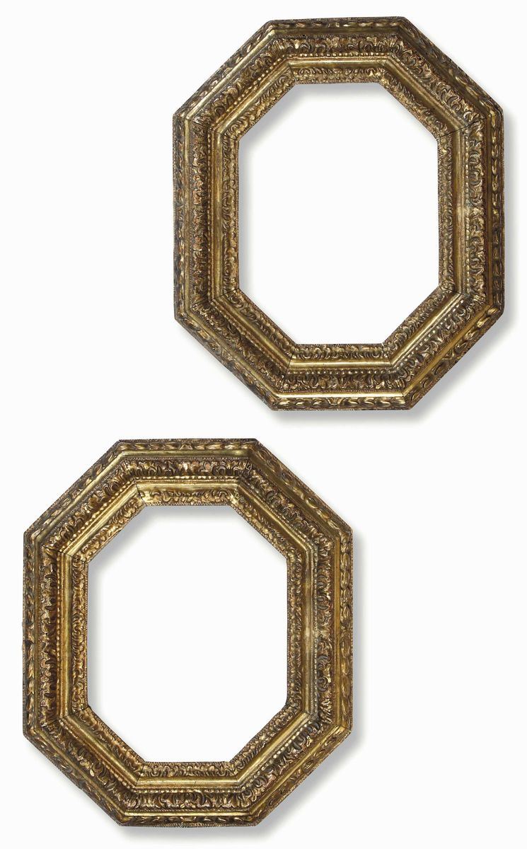 Coppia di cornici ottagonali intagliate e dorate. Italia centrale (Roma?) XVIII secolo  - Auction Frames - Cambi Casa d'Aste