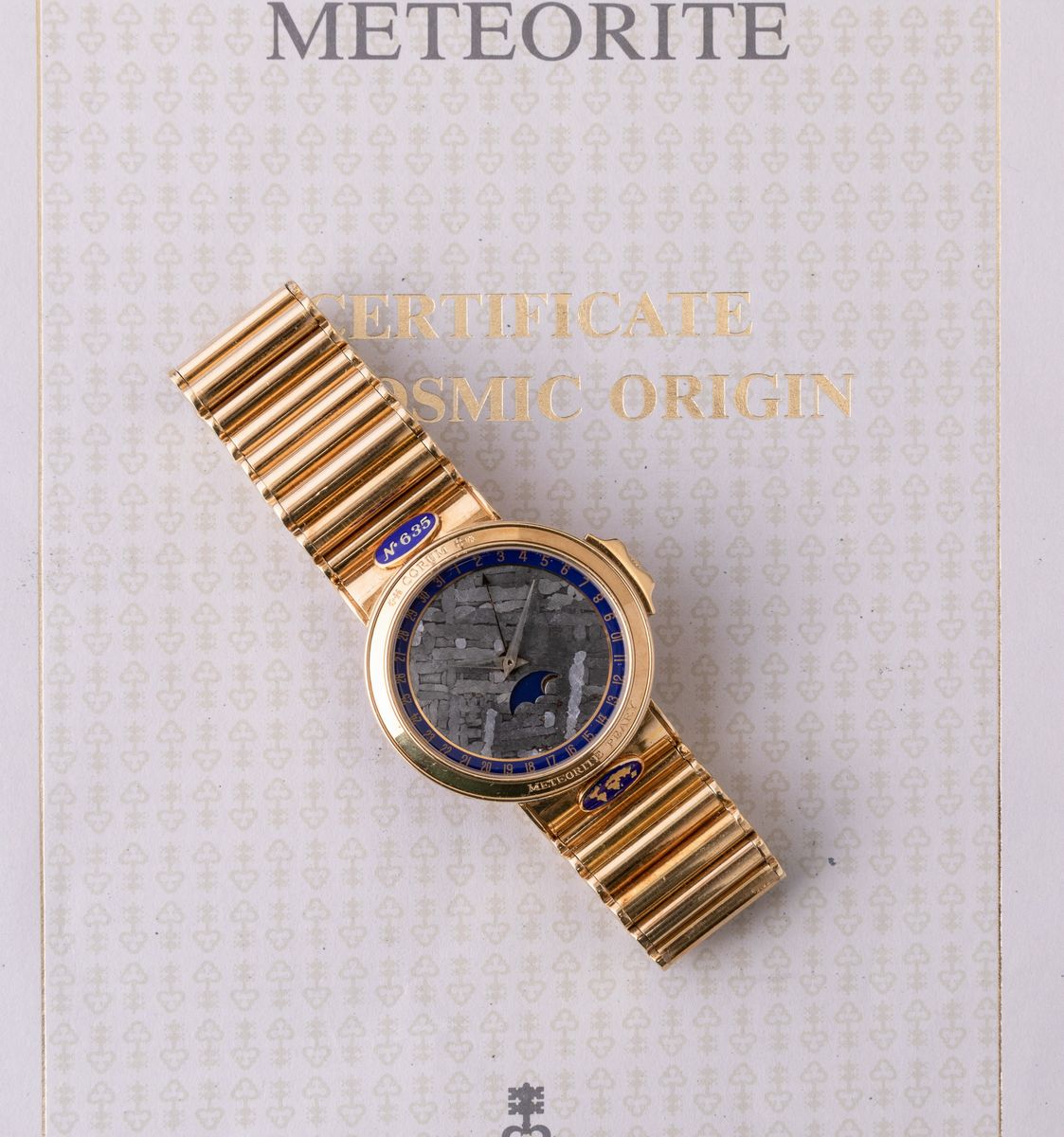 Corum - Meteorite in Oro Giallo 18k Edizione Numerata con Funzione di Datario e Fasi Lunari, Quad...