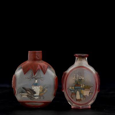Due Snuff Bottles in Vetro Dipinto Raffigurati Soggetti Naturalistici, Cina, Dinastia Qing, XIX S...
