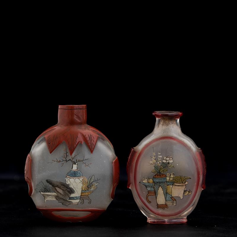 Due snuff bottles in vetro dipinto raffigurati soggetti naturalistici, Cina, Dinastia Qing, XIX secolo  - Auction Asian Art - Cambi Casa d'Aste