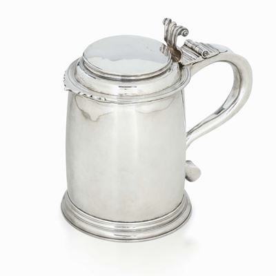 Tankard. Argento Fuso, Sbalzato e Cesellato. Londra Fine XVII - Inizi XVIII Secolo. Marchi Consun...