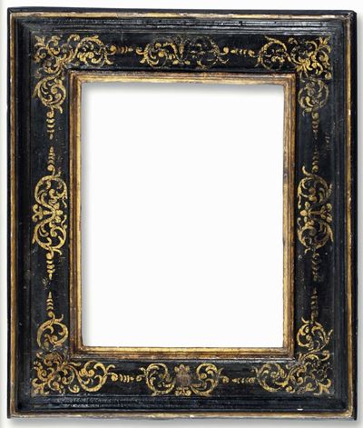Cornice a Cassetta in Legno Ebanizzato con Decori Dorati. Italia Centrale XVII Secolo