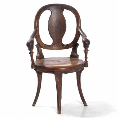 Poltroncina in Legno Intagliato. XIX Secolo
