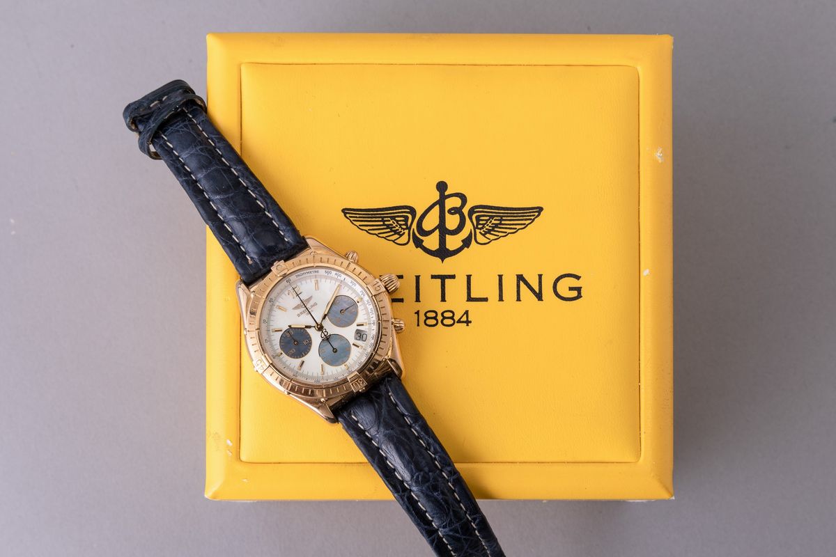 Breitling - Chrono Cockpit in Oro Giallo 18k, Quadrante in Madreperla con Contatori Azzurri, Movi...