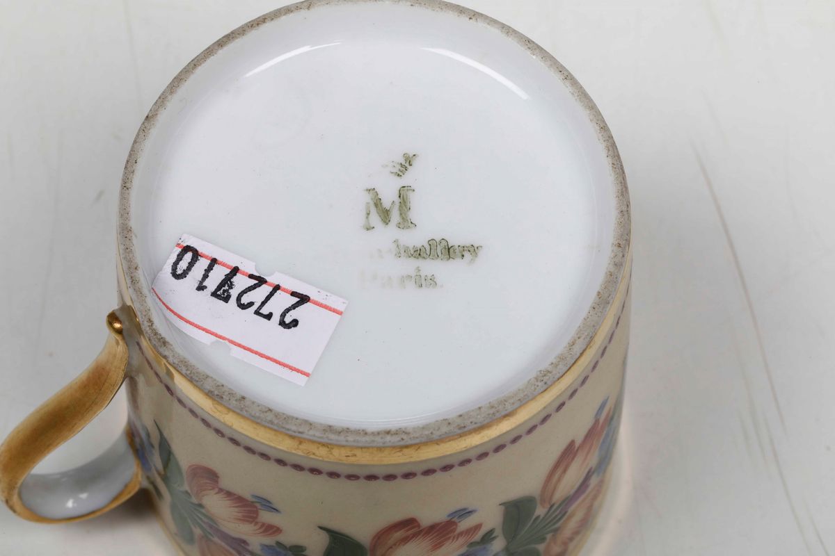 Tazza con Piattinoparigi, Primo Quarto del XIX Secolo