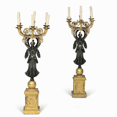 Coppia di Candelabri. Bronzo Cesellato, Dorato e Patinato. Francia, Inizio XIX Secolo