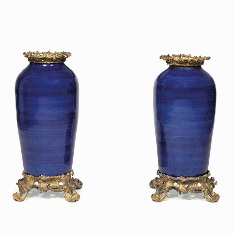 Coppia vasi in porcellana blu. Cina XIX secolo  - Auction Italian Mansions - Cambi Casa d'Aste