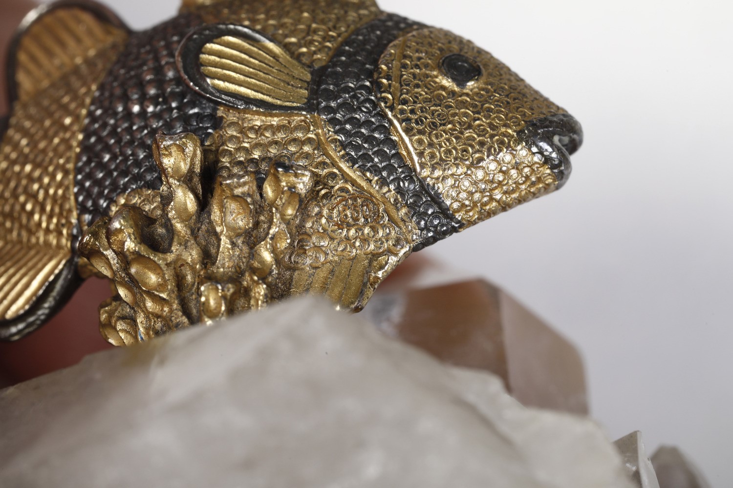 Argenteria Italiana del XX secolo, Quattro segnaposto animalier in quarzo e argento fuso