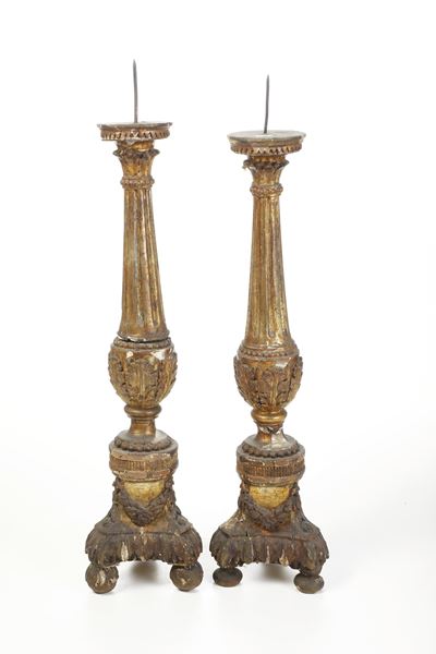 Coppia di Candelieri in Legno Intagliato e Dorato