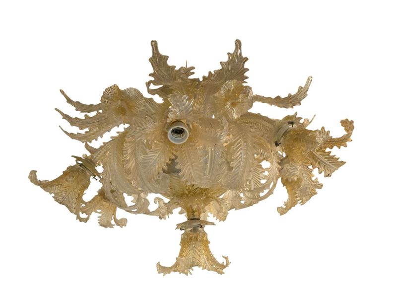 Lampadario in vetro lattimo dorato a sette luci. XX secolo  - Asta Antiquariato - Cambi Casa d'Aste