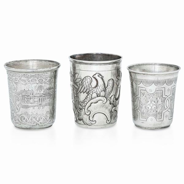 Tre bicchieri. Argento fuso, sbalzato e cesellato. Mosca XVIII-XIX secolo