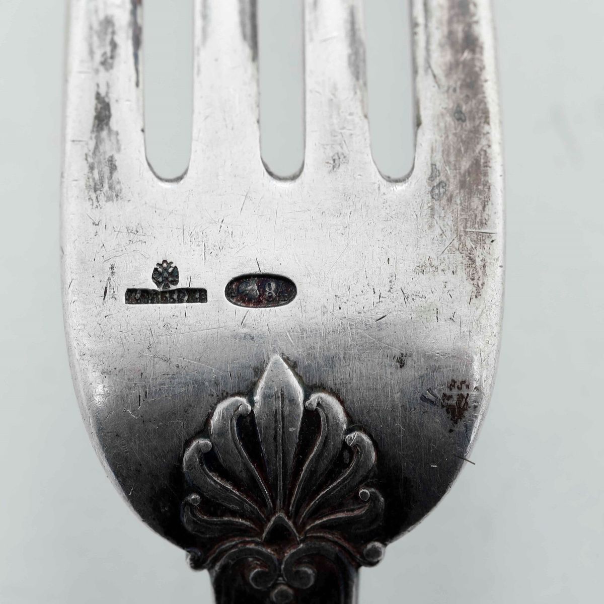 Set di Nove Posate in Argento Fuso e Cesellato Sei Italia XX Secolo e Tre Russia, XX Secolo
