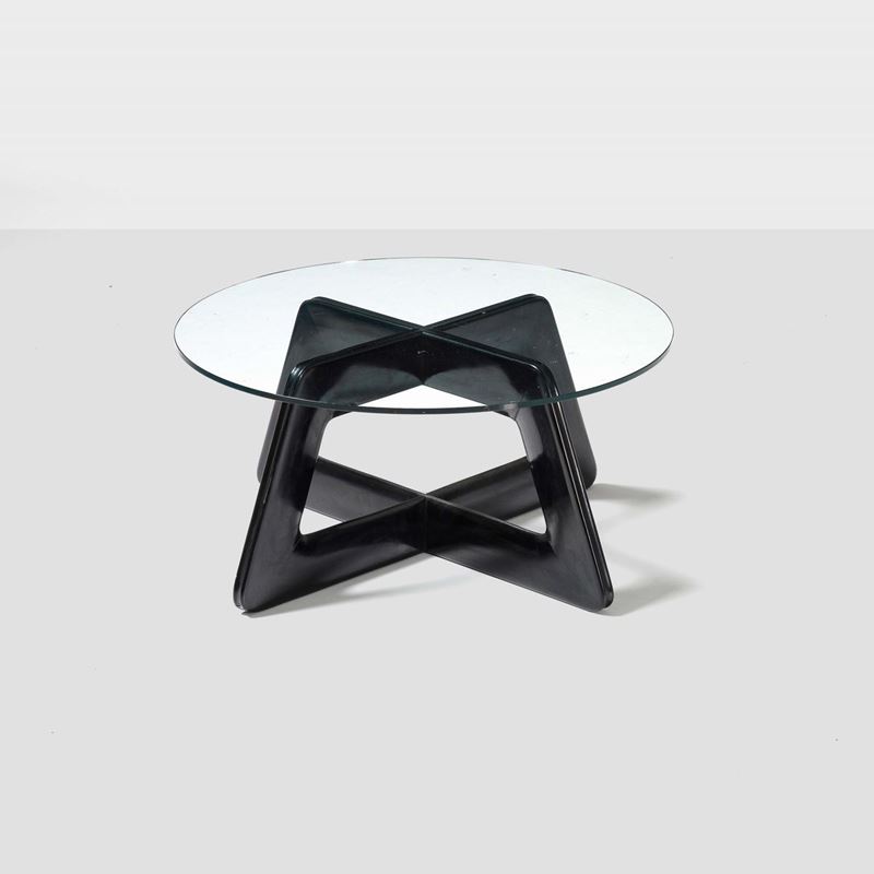 Tavolo basso con struttura in legno laccato.  - Auction Design - Cambi Casa d'Aste