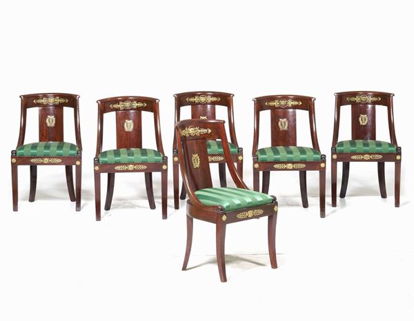 Sei sedie in legno con applicazioni di bronzi dorati e cesellati. XIX secolo